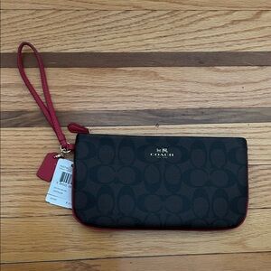 NWT!!! Coach Wristlet with pink/reddish trim
